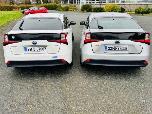 Toyota Prius Saloon, Petrol Hybrid, 2022, White