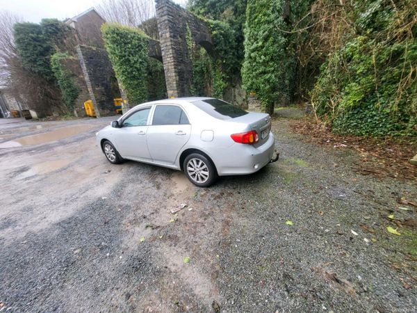 Toyota Corolla Saloon, Diesel, 2009, Silver