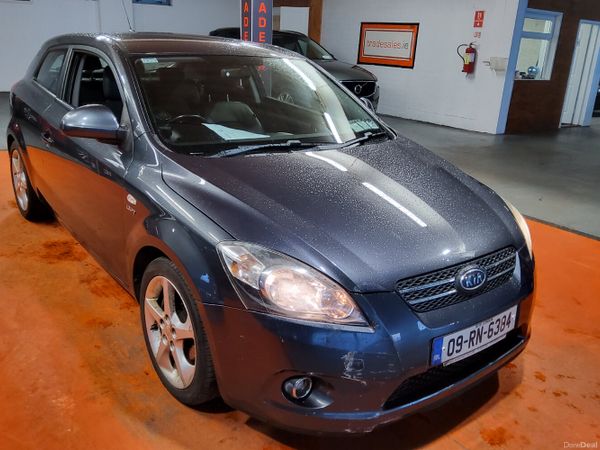 Kia Ceed Hatchback, Diesel, 2009, Grey