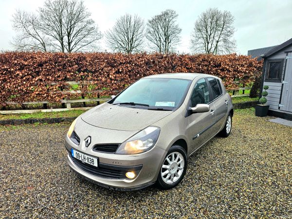 Renault Clio Hatchback, Petrol, 2009, Gold