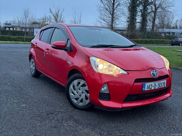 Toyota Aqua Hatchback, Petrol Hybrid, 2014, Red