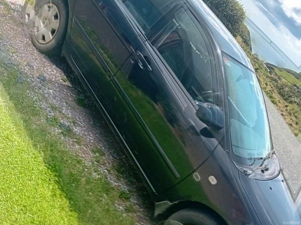 Toyota Corolla Hatchback, Petrol, 2005, Black
