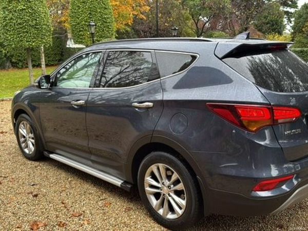 Hyundai Santa Fe SUV, Diesel, 2017, Blue
