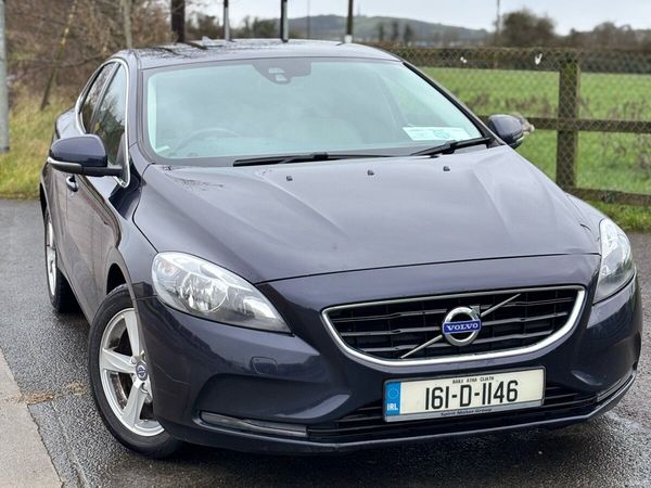 Volvo V40 Hatchback, Diesel, 2016, Blue
