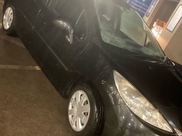 Peugeot 207 Hatchback, Diesel, 2011, Black