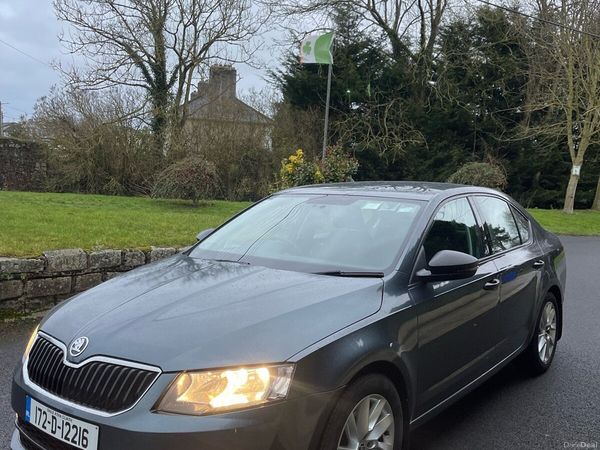 Skoda Octavia Saloon, Petrol, 2017, Grey