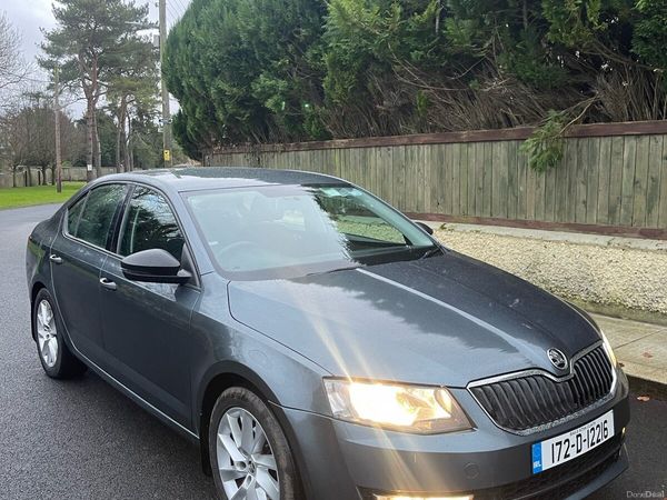 Skoda Octavia Saloon, Petrol, 2017, Grey
