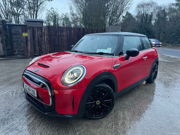 Mini Cooper Hatchback, Electric, 2021, Red
