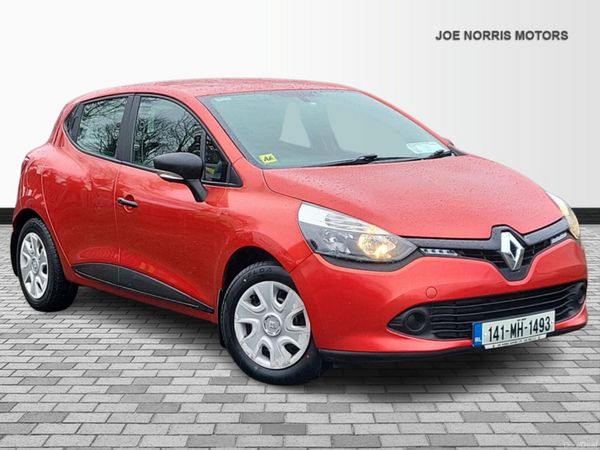 Renault Clio Hatchback, Petrol, 2014, Red