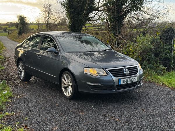 Volkswagen Passat Saloon, Diesel, 2010, Grey