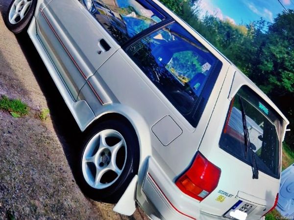 Toyota Starlet Hatchback, Petrol, 1989, White