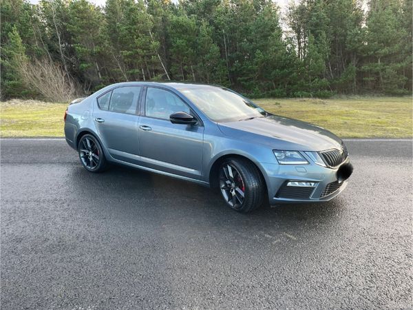 Skoda Octavia Saloon, Diesel, 2019, Grey