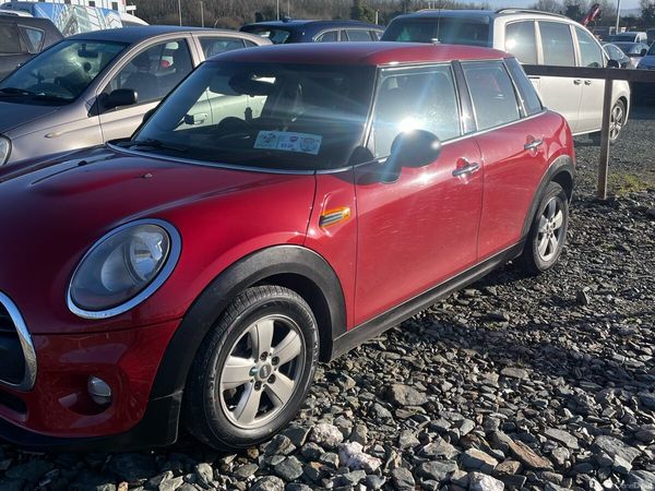 Mini One Estate/Jeep, Diesel, 2015, Red