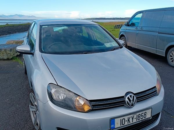Volkswagen Golf Hatchback, Petrol, 2010, Silver