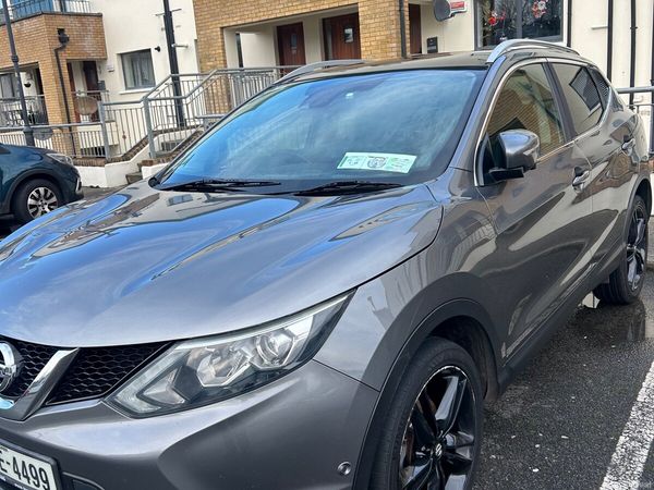 Nissan Qashqai Hatchback, Diesel, 2014, Grey
