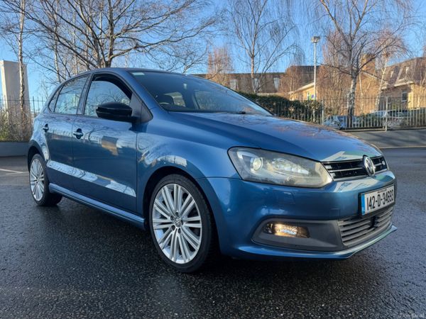 Volkswagen Polo Hatchback, Petrol, 2014, Blue