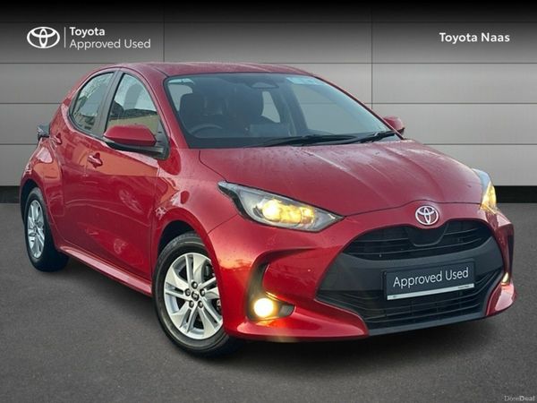 Toyota Yaris Hatchback, Petrol Hybrid, 2024, Red