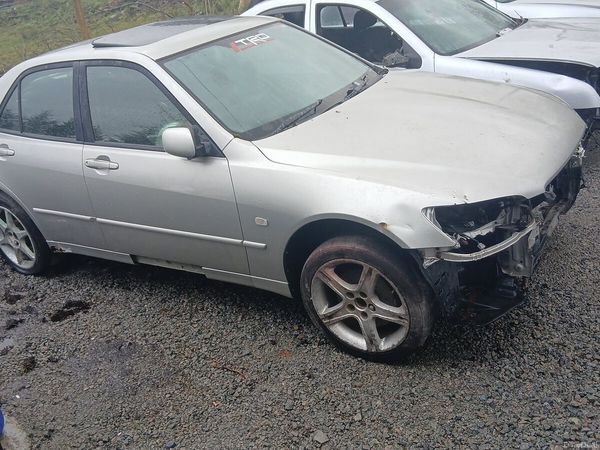 Lexus IS Saloon, Petrol, 2000, Red