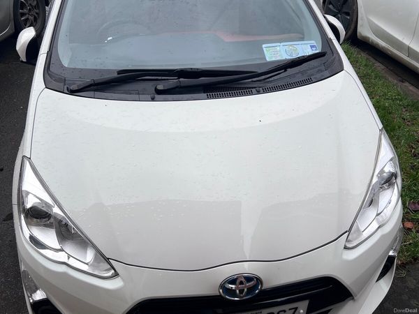 Toyota Aqua Hatchback, Petrol Hybrid, 2016, White