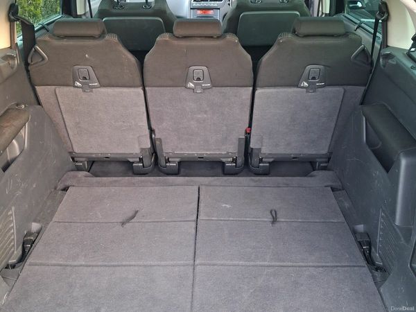 Peugeot 5008 MPV, Diesel, 2010, Black