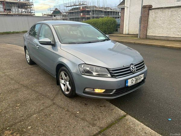 Volkswagen Passat Saloon, Diesel, 2012, Grey