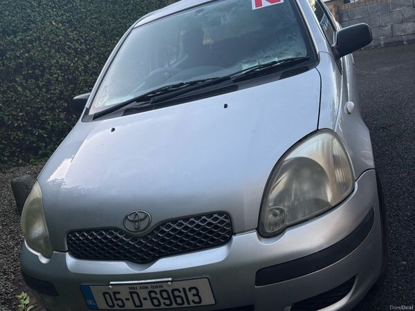 Toyota Yaris Hatchback, Petrol, 2005, Silver