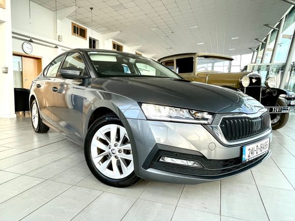 Skoda Octavia Saloon, Diesel, 2024, Grey