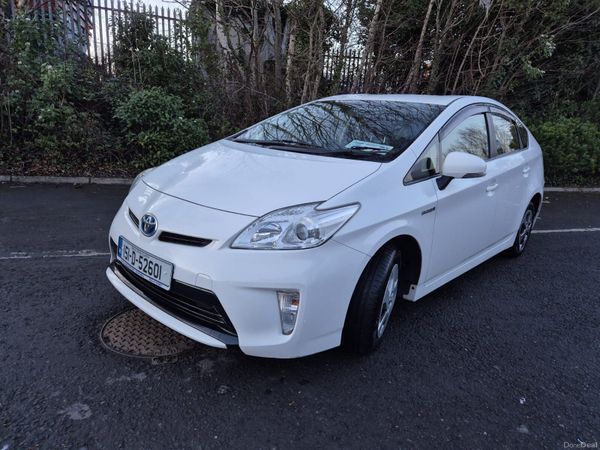 Toyota Prius Hatchback, Petrol Hybrid, 2015, White