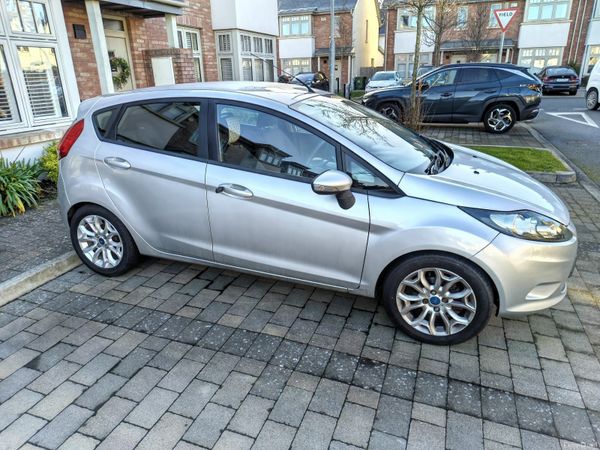 Ford Fiesta Hatchback, Diesel, 2012, Silver