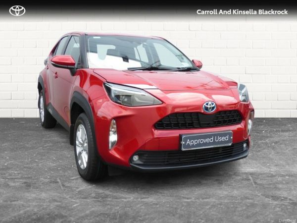 Toyota Yaris Cross Hatchback, Petrol Hybrid, 2023, Red