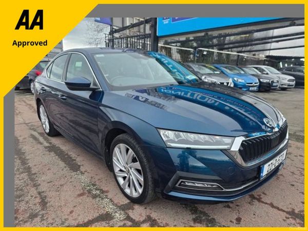 Skoda Octavia Saloon, Petrol, 2022, Blue