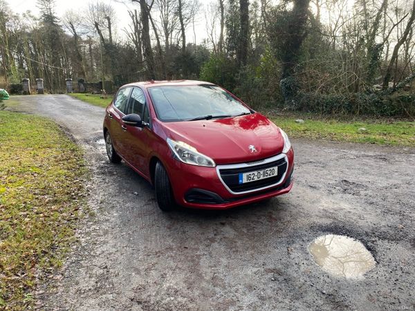 Peugeot 208 Hatchback, Petrol, 2016, Red