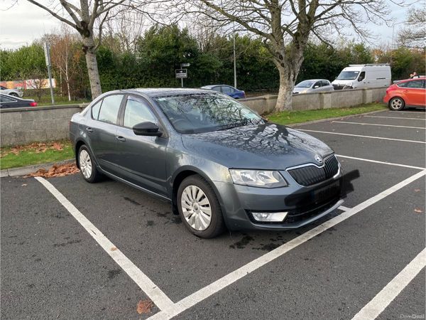 Skoda Octavia Saloon, Diesel, 2015, Grey
