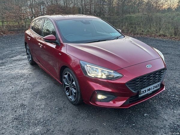 Ford Focus Hatchback, Diesel, 2020, Red