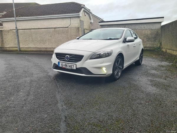Volvo V40 Hatchback, Diesel, 2015, White