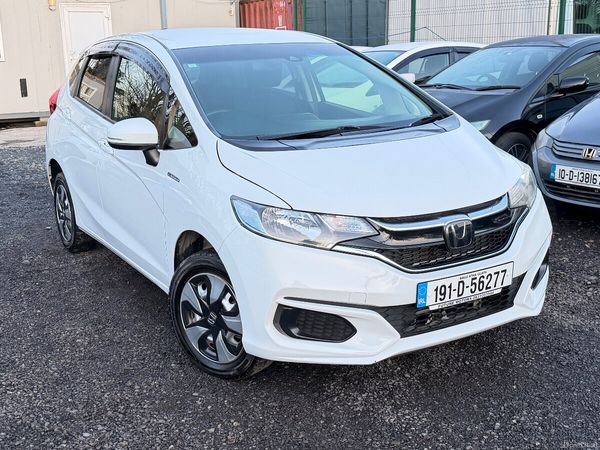 Honda Fit Hatchback, Petrol Hybrid, 2019, White