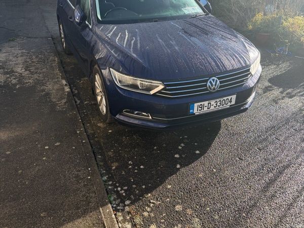 Volkswagen Passat Saloon, Diesel, 2019, Blue
