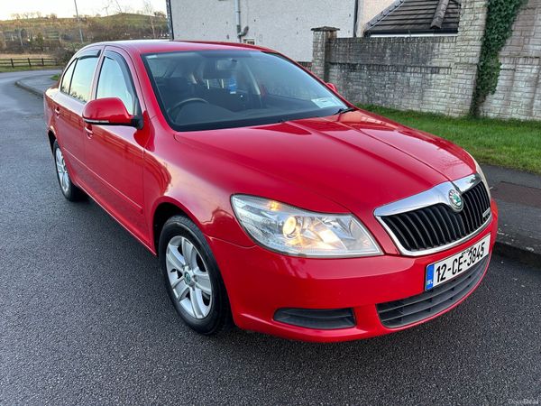 Skoda Octavia Hatchback, Diesel, 2012, Red