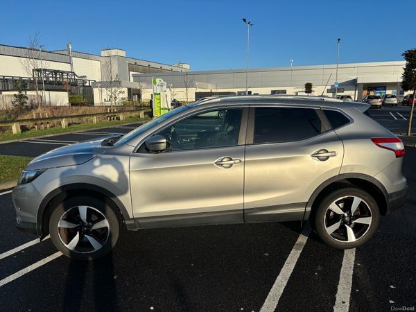 Nissan Qashqai Hatchback, Petrol, 2016, Silver