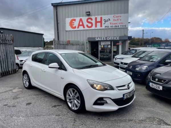 Opel Astra Hatchback, Diesel, 2015, White