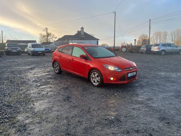 Ford Focus Hatchback, Diesel, 2012, Red