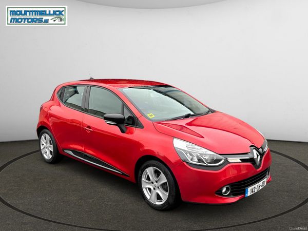 Renault Clio Hatchback, Petrol, 2014, Red