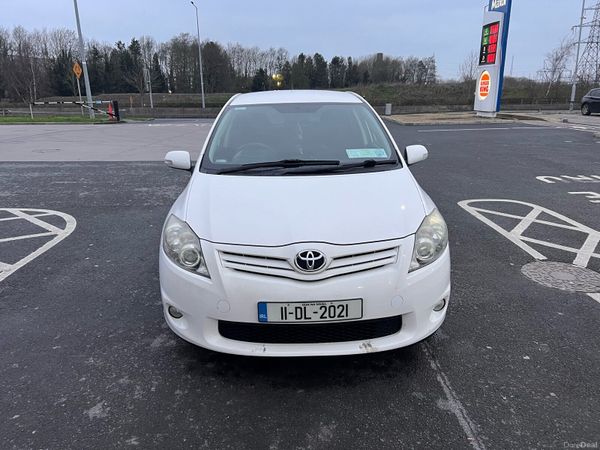 Toyota Auris Hatchback, Diesel, 2011, White