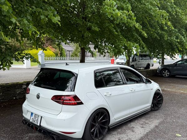 Volkswagen Golf Hatchback, Petrol, 2015, White