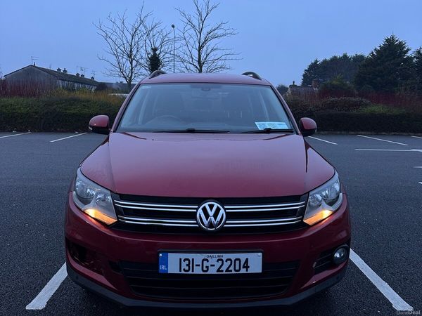Volkswagen Tiguan SUV, Diesel, 2013, Red