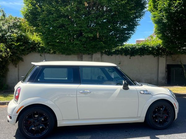 Mini Cooper Hatchback, Petrol, 2010, White