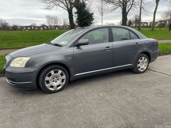 Toyota Avensis Saloon, Petrol, 2005, Silver