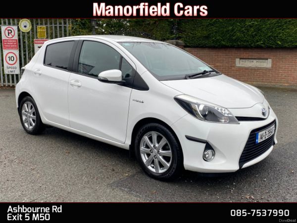 Toyota Yaris Hatchback, Petrol Hybrid, 2014, White