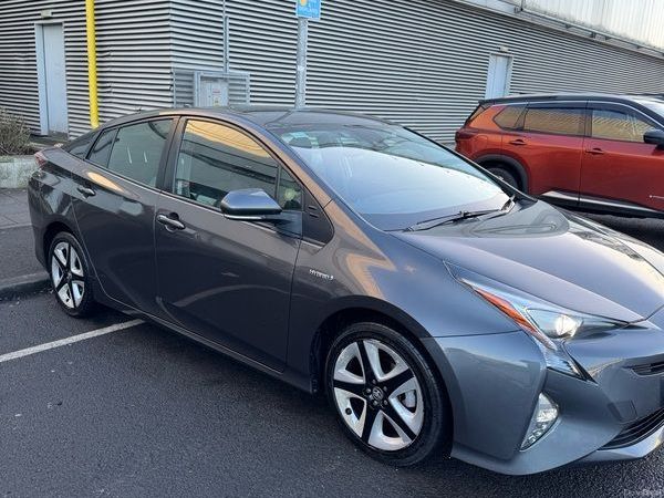 Toyota Prius Hatchback, Petrol Hybrid, 2017, Grey