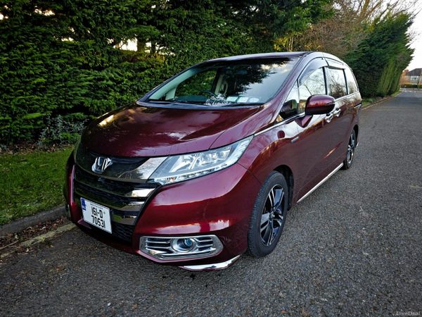 Honda Odyssey MPV, Petrol Hybrid, 2016, Red